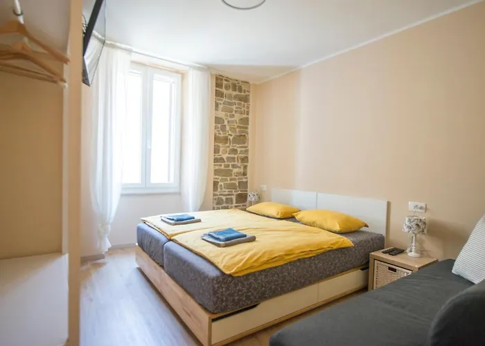 Apartments E & E Piran